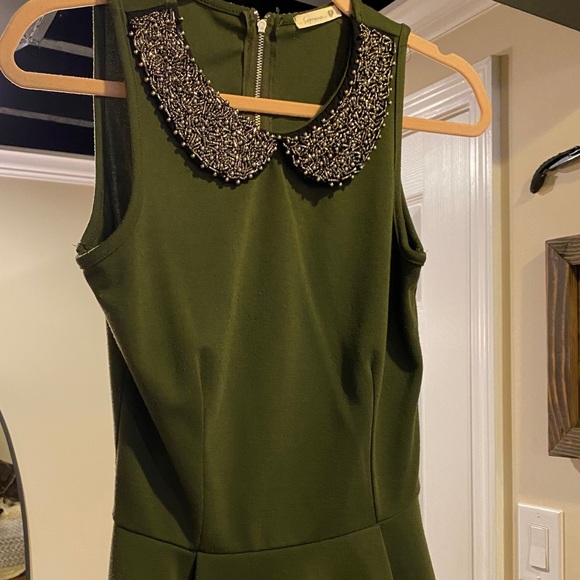 Cute peplum top with beaded collar - Picture 2 of 7